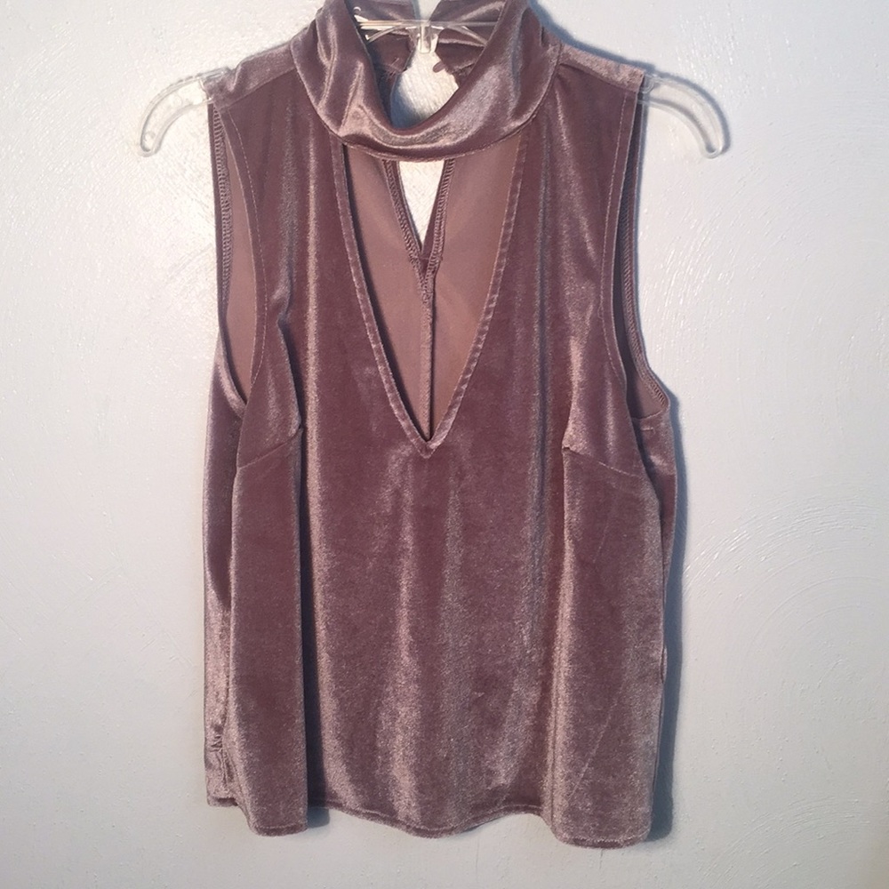 Velvet choker top:)